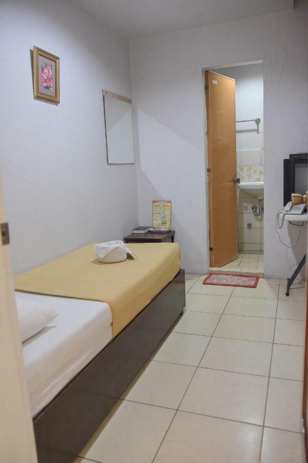Tiptop Tower Suite Inn Dumaguete City Esterno foto