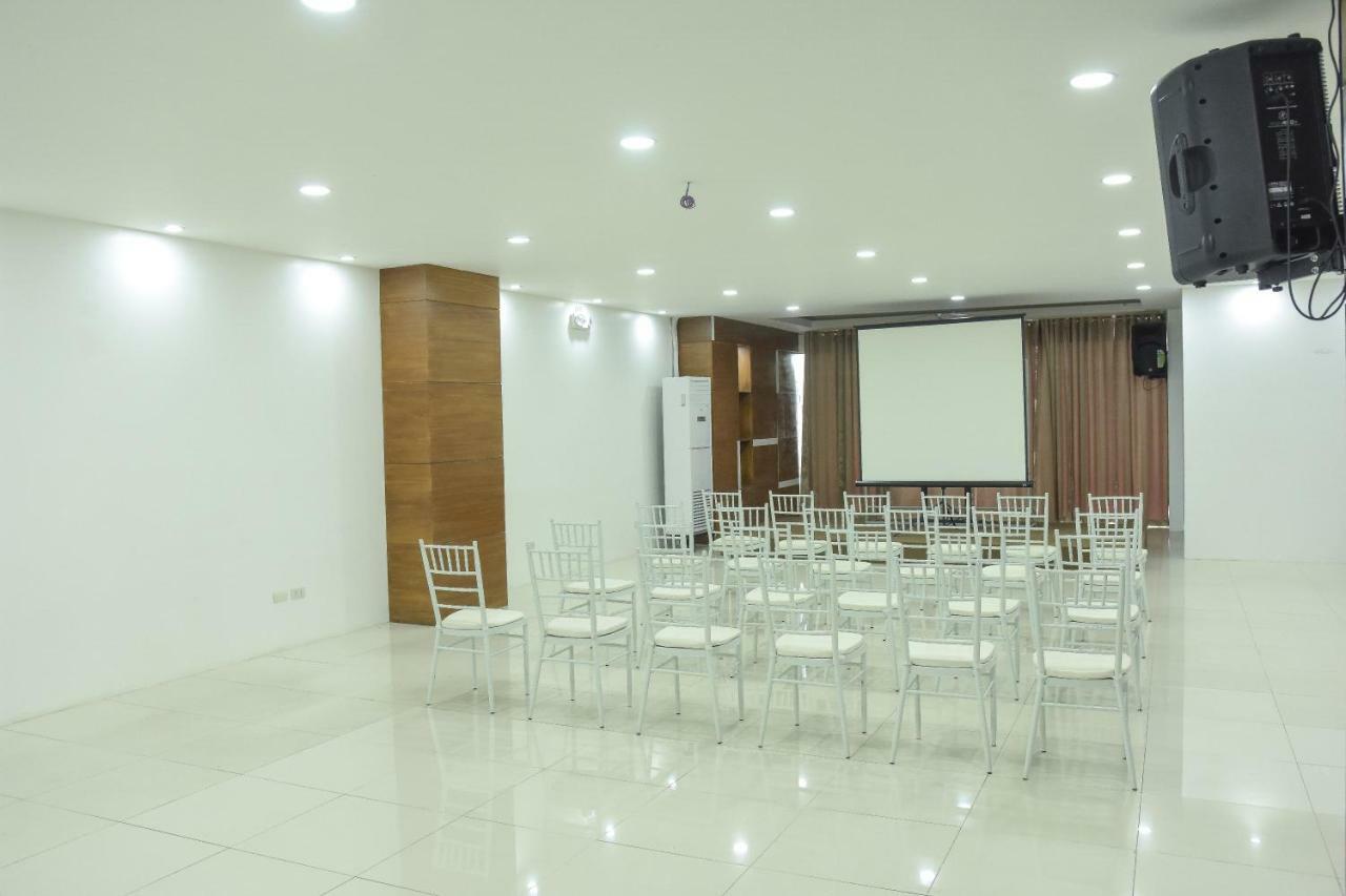 Tiptop Tower Suite Inn Dumaguete City Esterno foto
