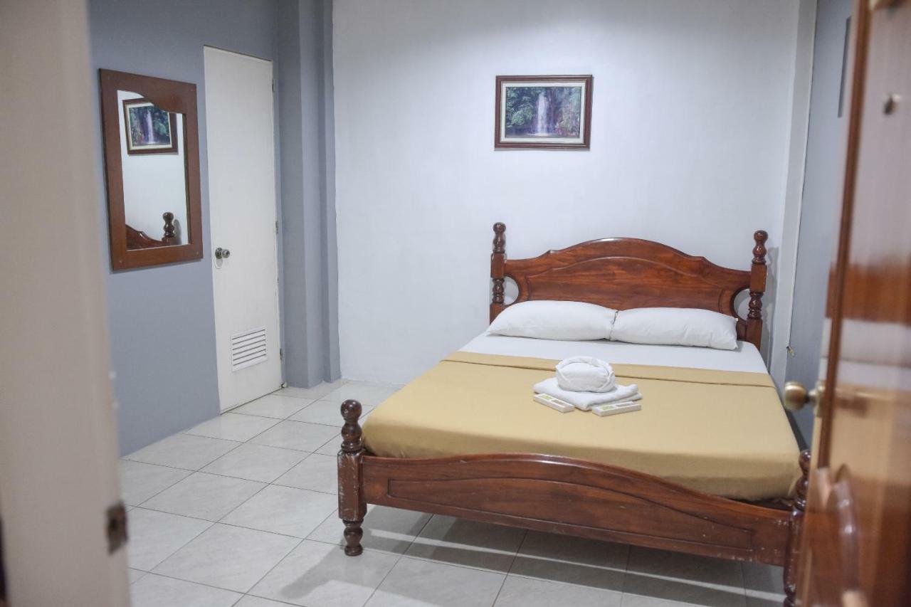 Tiptop Tower Suite Inn Dumaguete City Esterno foto
