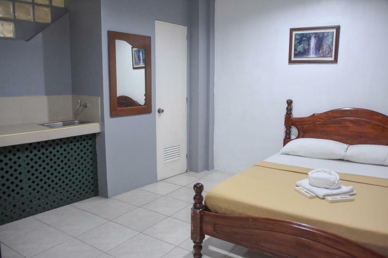 Tiptop Tower Suite Inn Dumaguete City Esterno foto