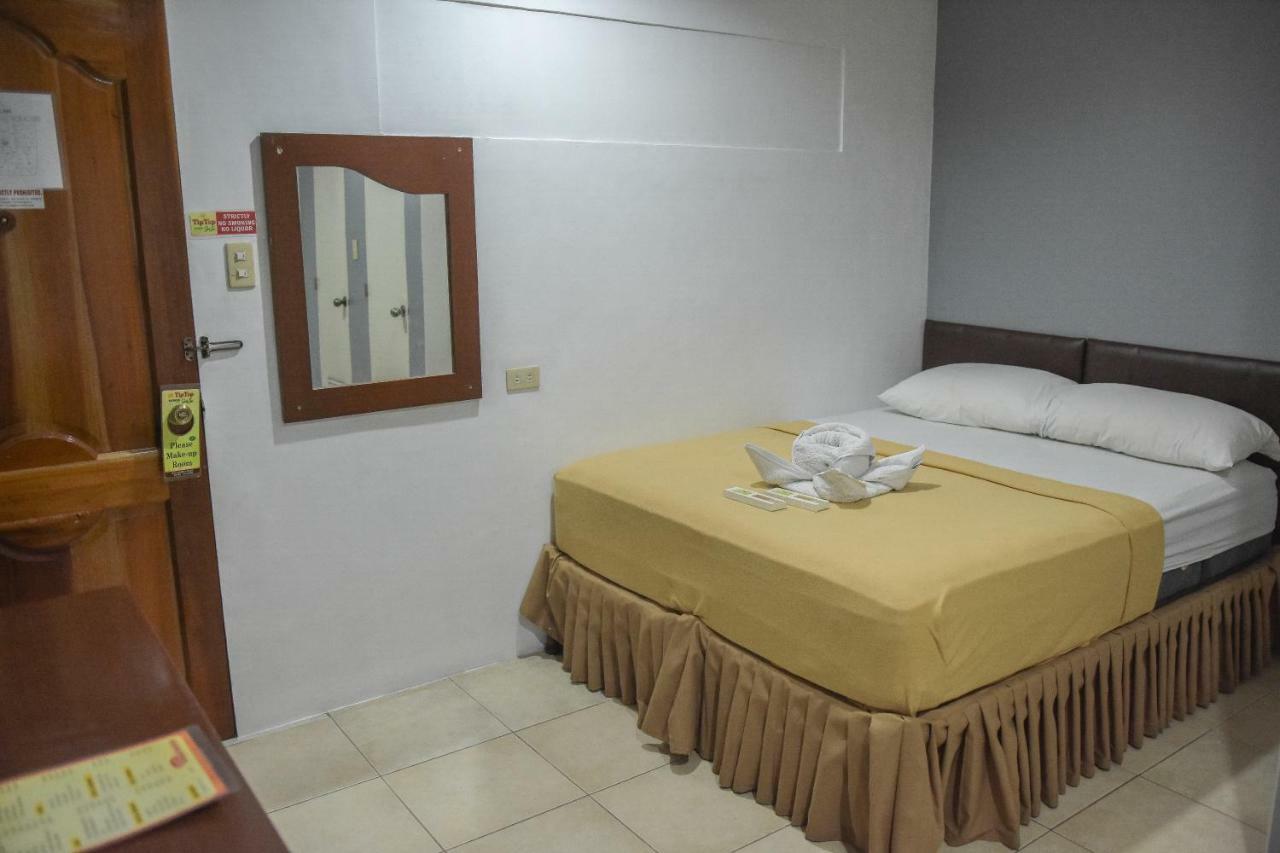 Tiptop Tower Suite Inn Dumaguete City Esterno foto